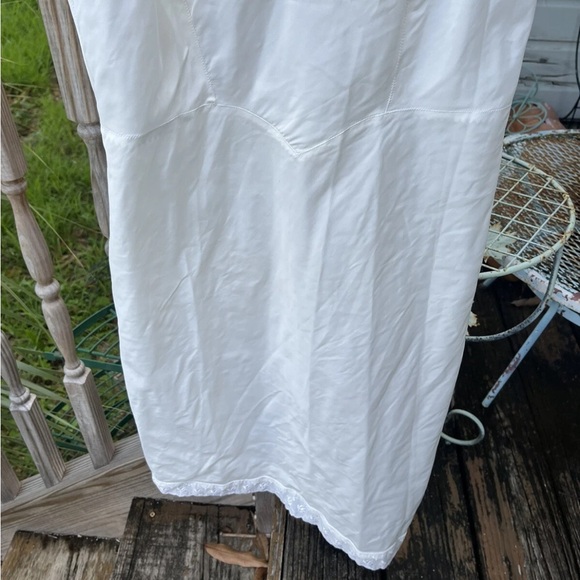 Barbizon Ariel Lingerie Slinky Eyelet Lace Full Slip L 38 Off White Vtg 70s 80s - Picture 3 of 7